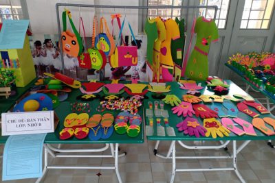 Hội thi làm đồ dùng đồ chơi của giáo viên trường mầm non Tịnh Sơn chào mừng Ngày nhà giáo Việt Nam 20-11